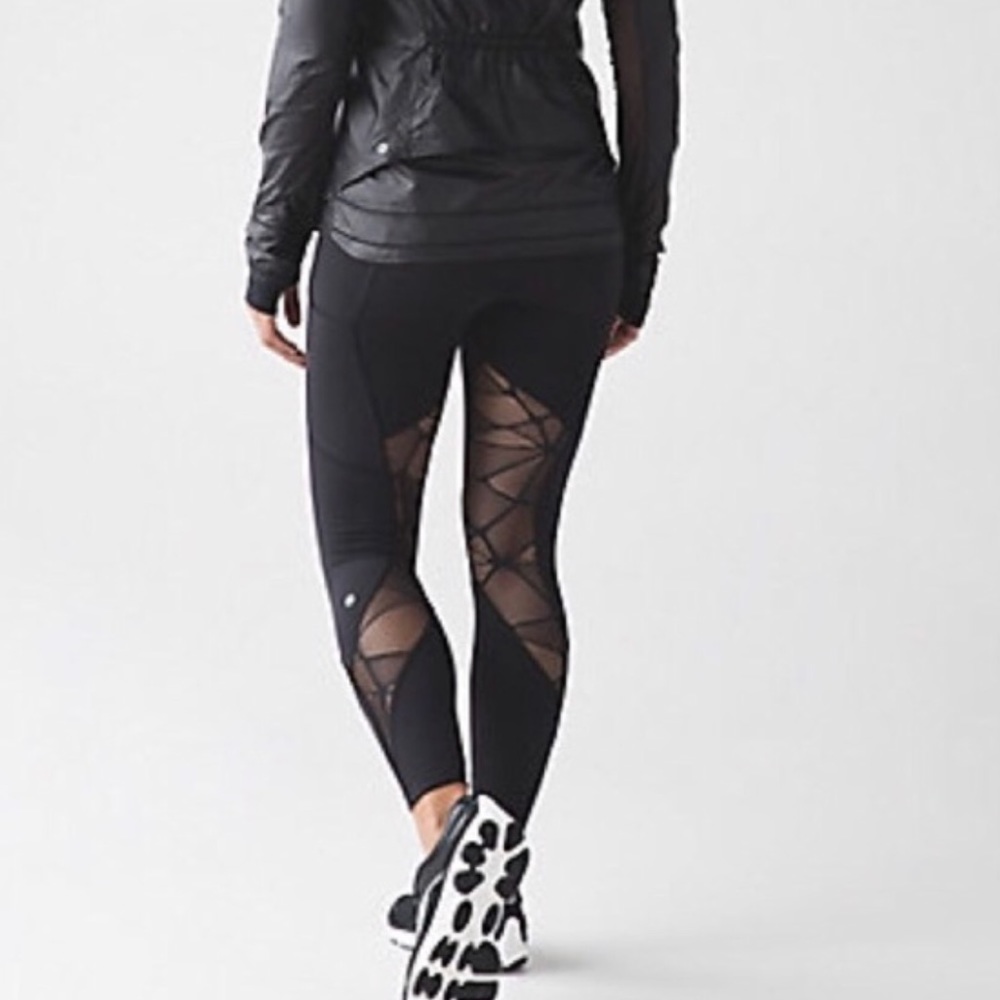 Lululemon lace 3/4 leggings black